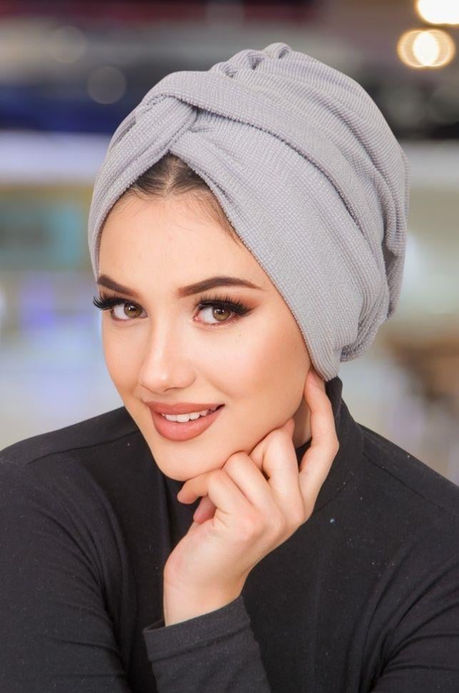 Gri Burgulu Hazır Düğüm Bone