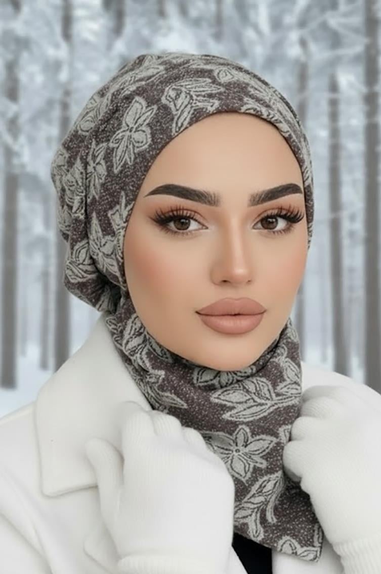 Gri Desenli Tesettür Bere ve Etol Takım