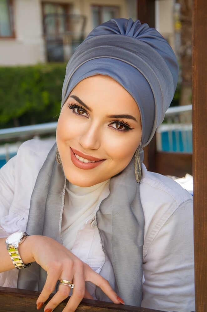 Gri Gümüş Fularlı Bone