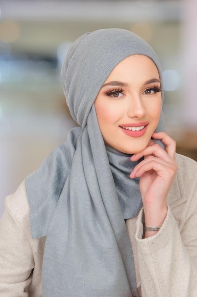 Gri Triko Kelebek Bone Şal