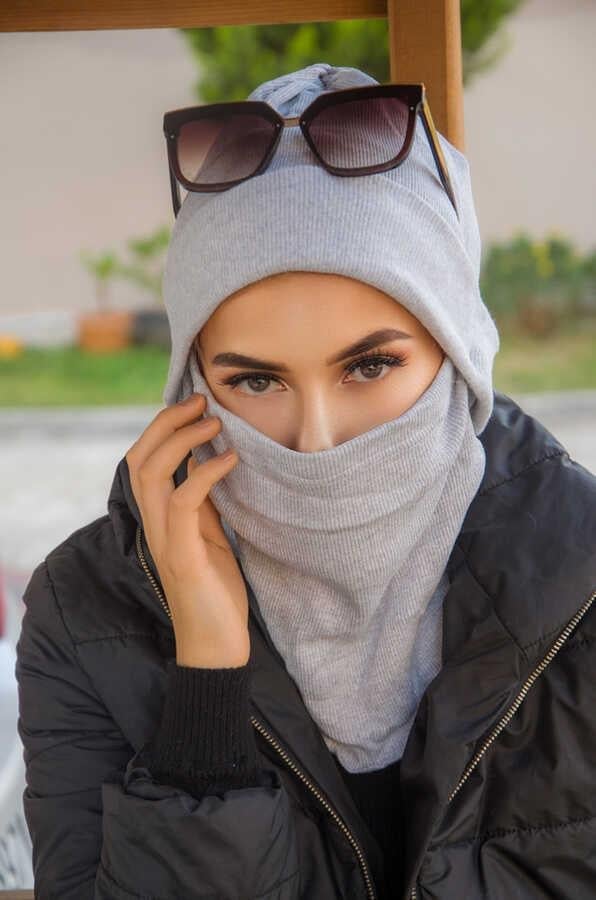 Gri Yumoş Maskeli Bere