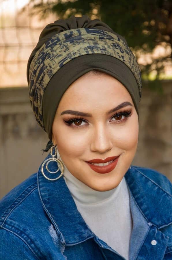 Haki Yazı Desen Bantlı Bone