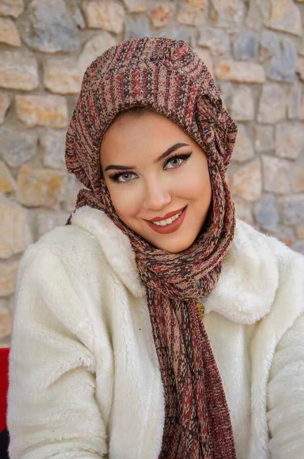 Kahve Desen Fiyonklu Tesettür Bere