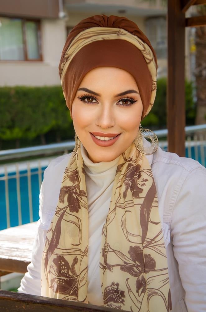 Karamel Kahve Fularlı Bone