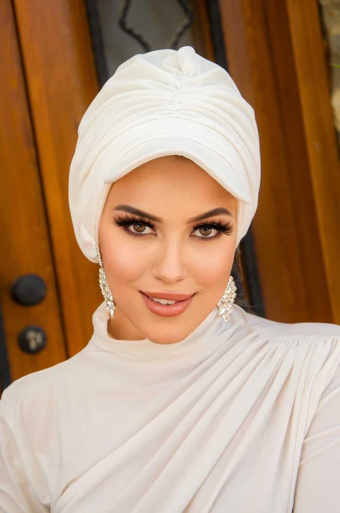 Kırık Beyaz Bantlı Şapka Bone