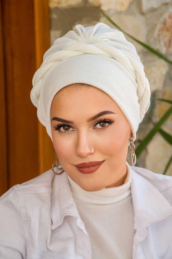 Kırık Beyaz Burgulu Bone