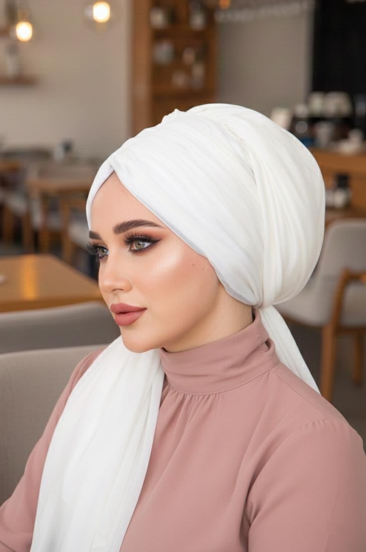 Kırık Beyaz Dantelli Şapka Şal