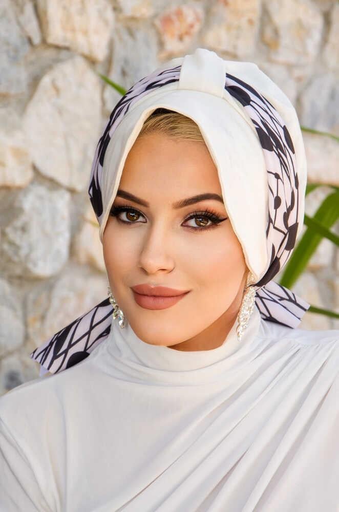 Kırık Beyaz Puan Bantlı Şapka Bone