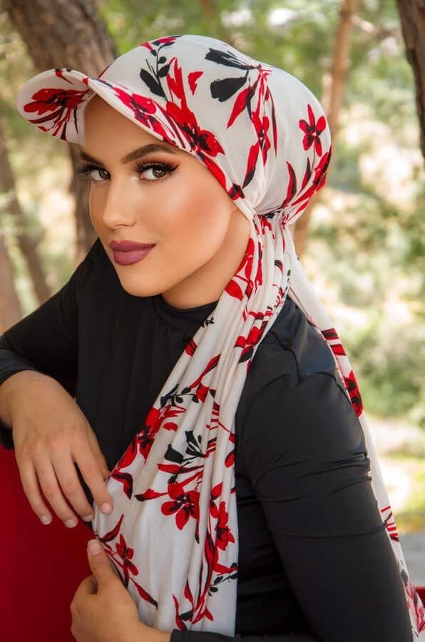 Kırmızı Beyaz Desen Şapkalı Bone Şal