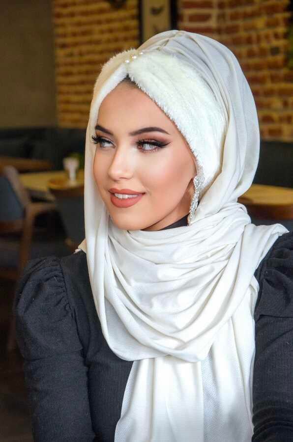 Krem Kürk İnci Detay Büzgülü Hazır Şal