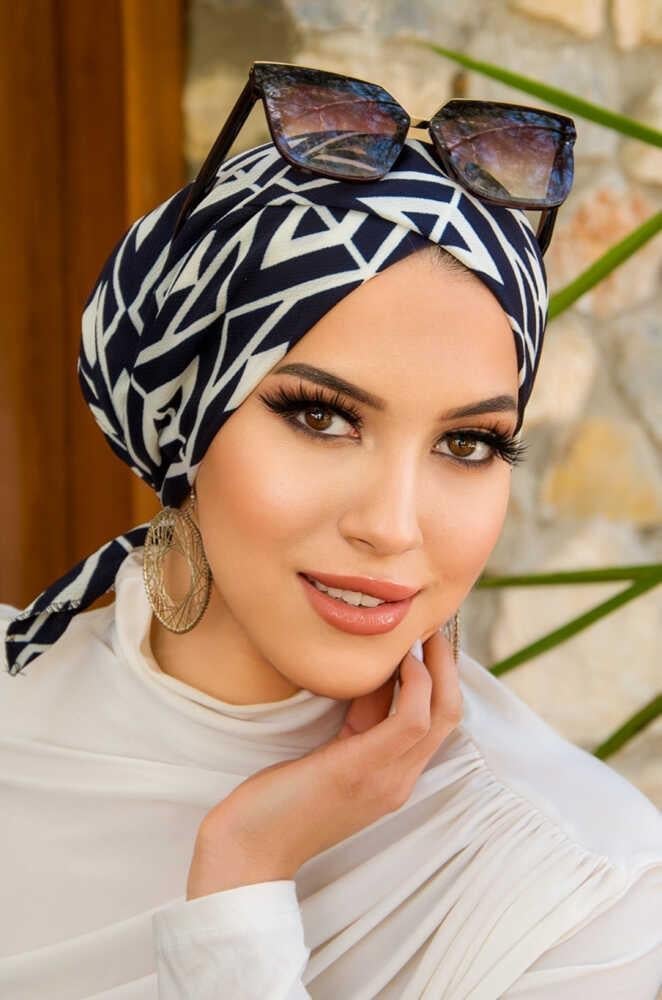 Lacivert Beyaz Geometrik Çapraz Bone