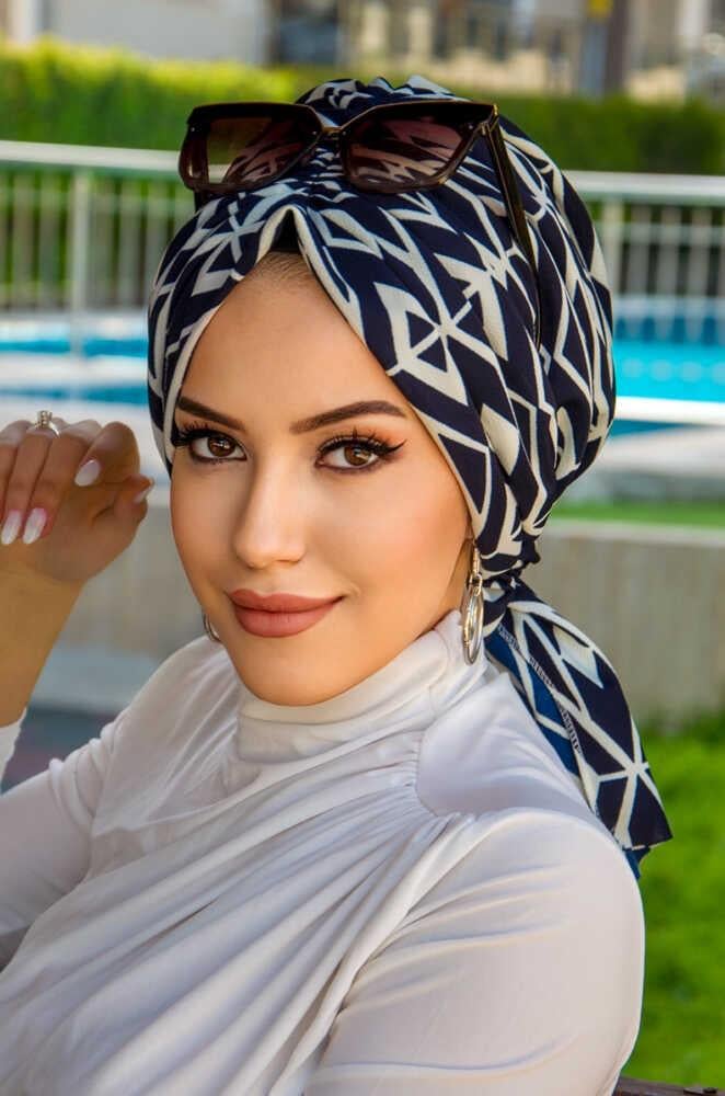 Lacivert Beyaz Geometrik Desen Tokalı Bone