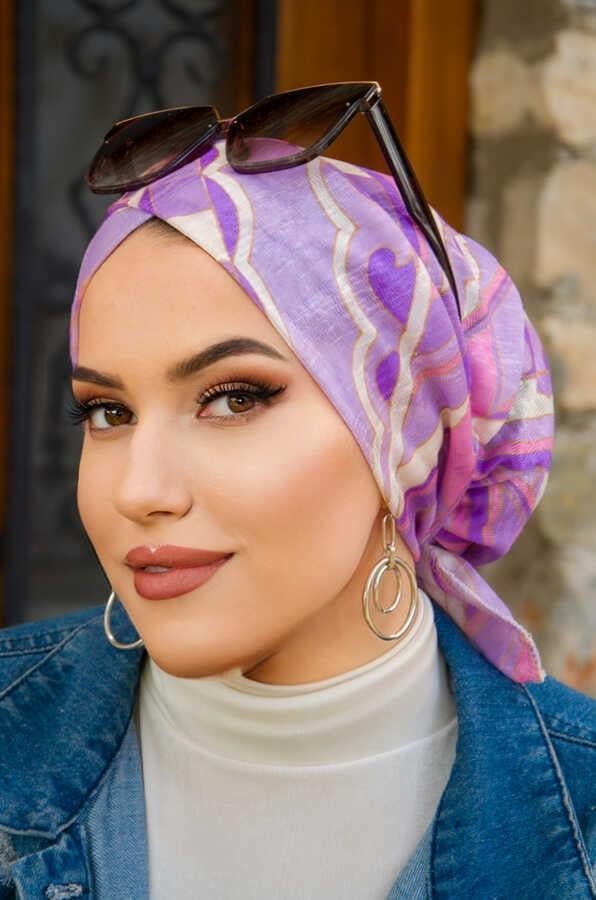 Lila Ekru Çapraz Bantlı Bone