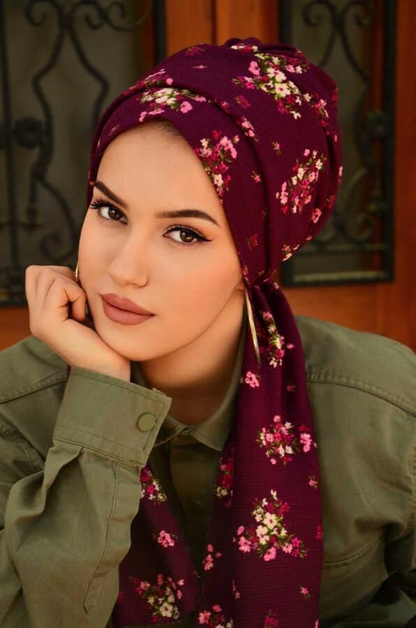 Mürdüm Buket Desenli Atkılı Bone