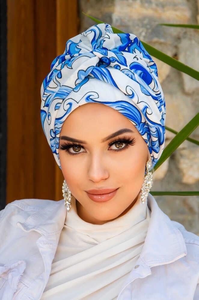 Saks Beyaz Retro Desen Burgu Detaylı Bone