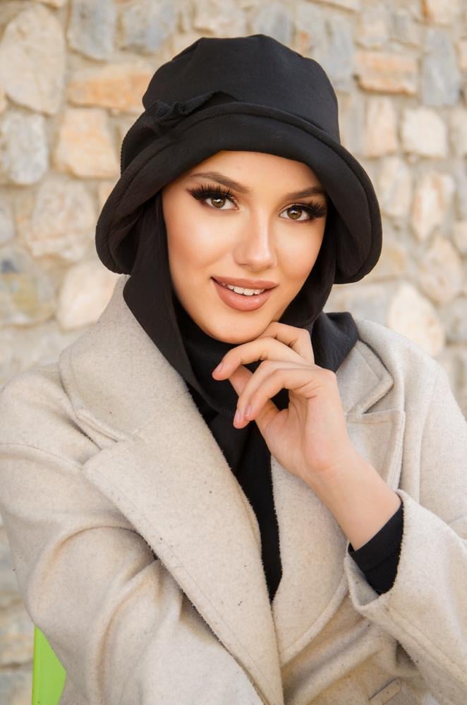 Siyah  Aksesuar Detay Atkılı Vintage Şapka