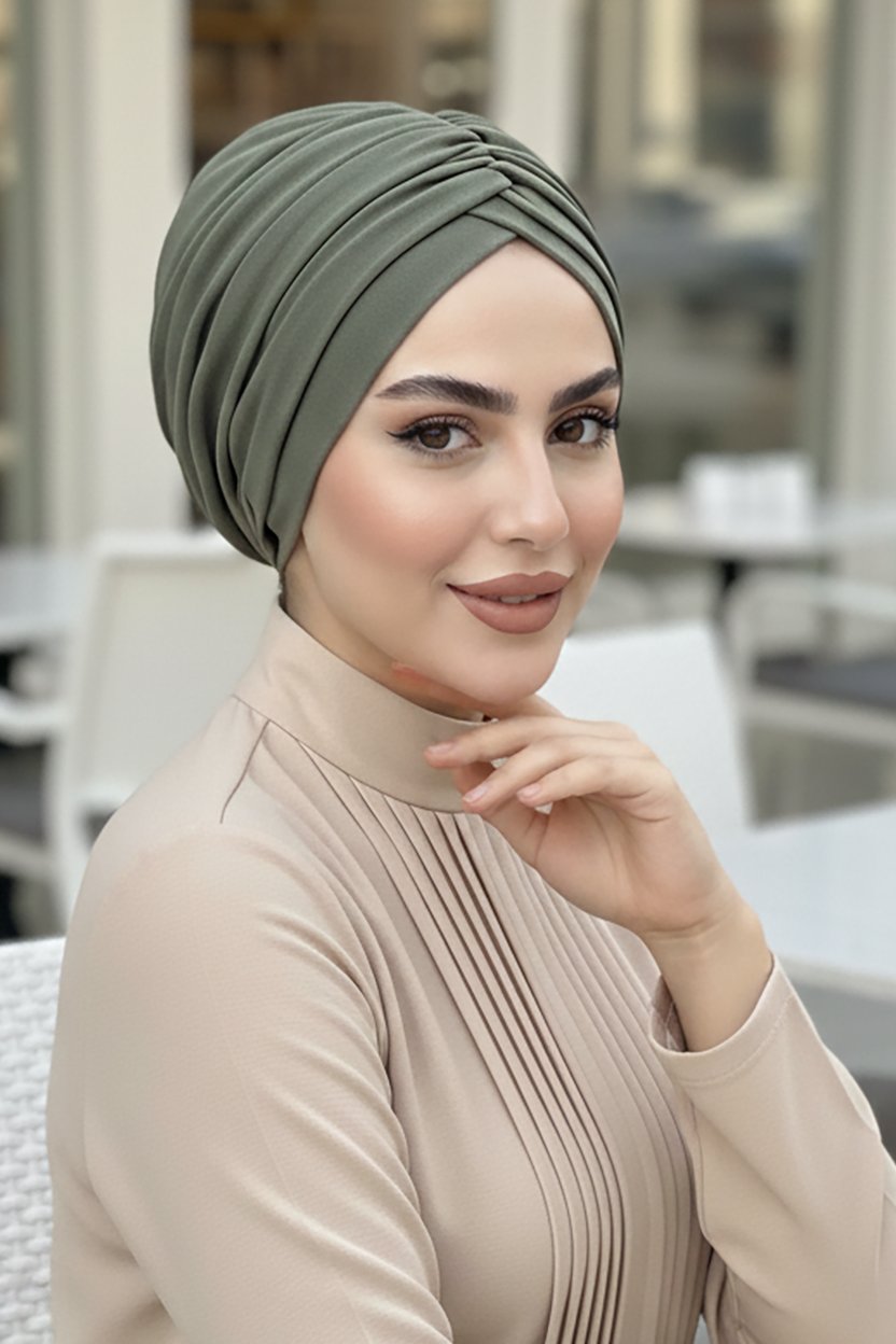 Siyah Benekli Desen Fularlı Bone