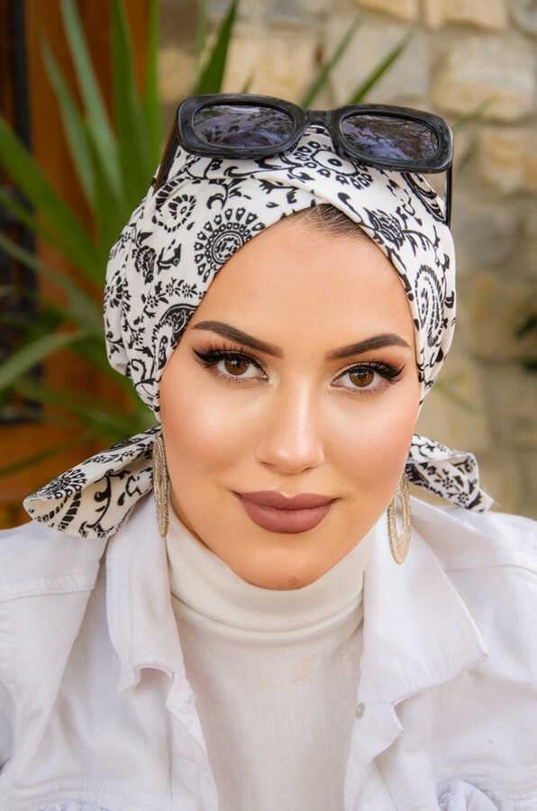 Siyah Beyaz Etnik Çapraz Bone