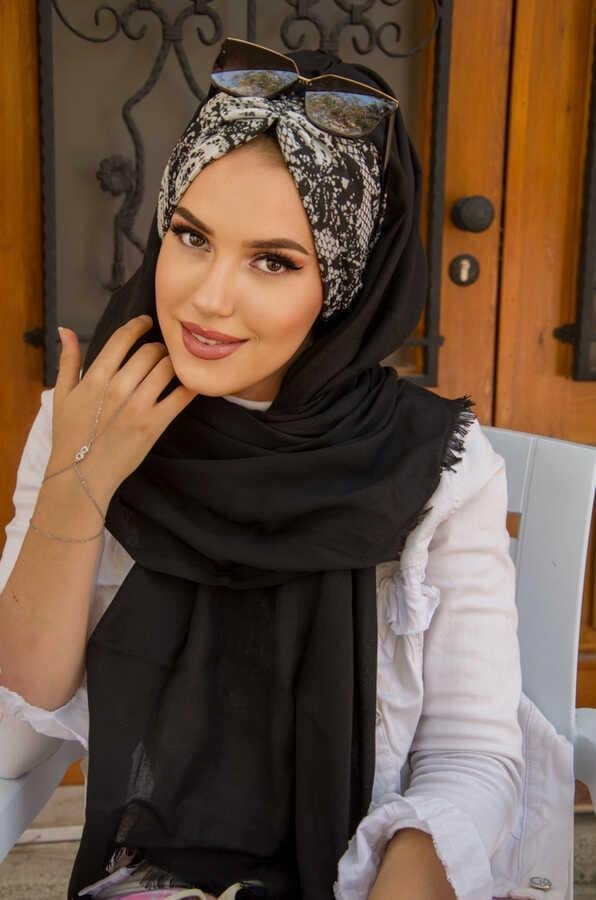 Siyah Beyaz Etnik Desen Büzgülü Hazır Şal