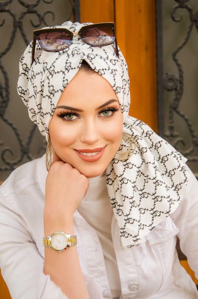 Siyah Beyaz Hat Desen Tokalı Bone