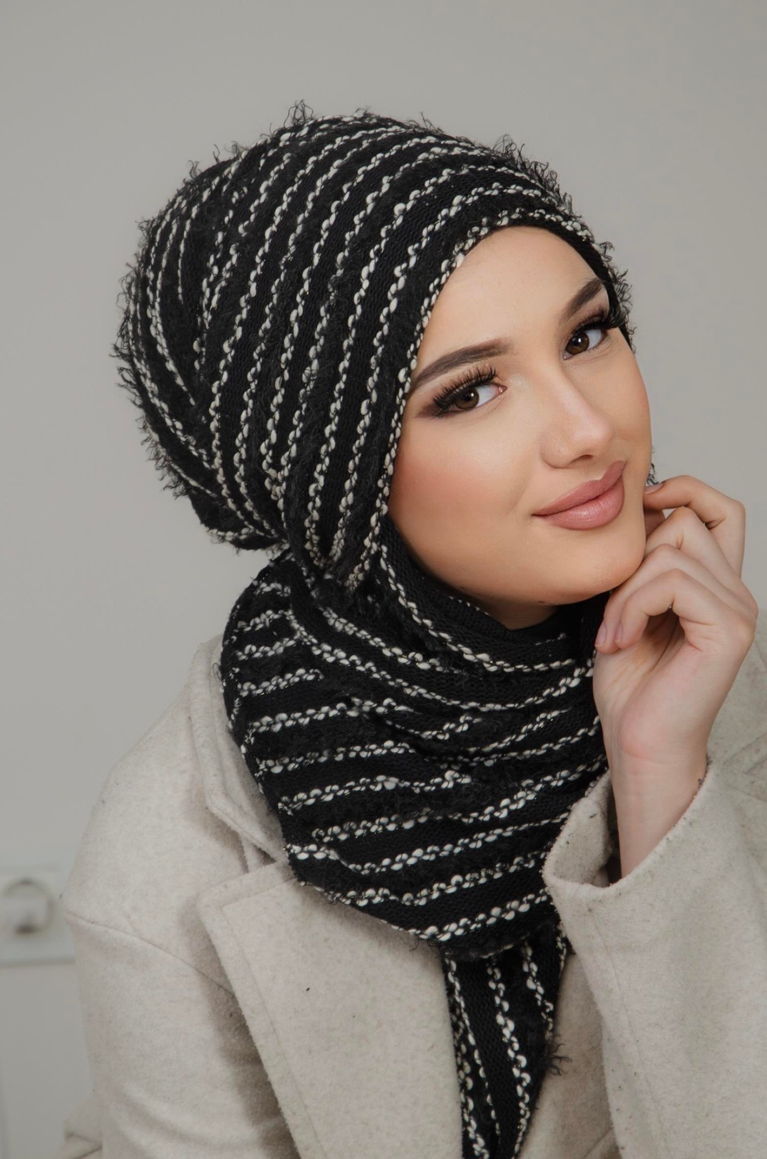 Siyah Çizgili Kelebek Bone Şal