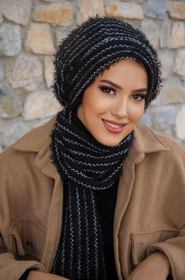 Siyah Desenli Tesettür Bere