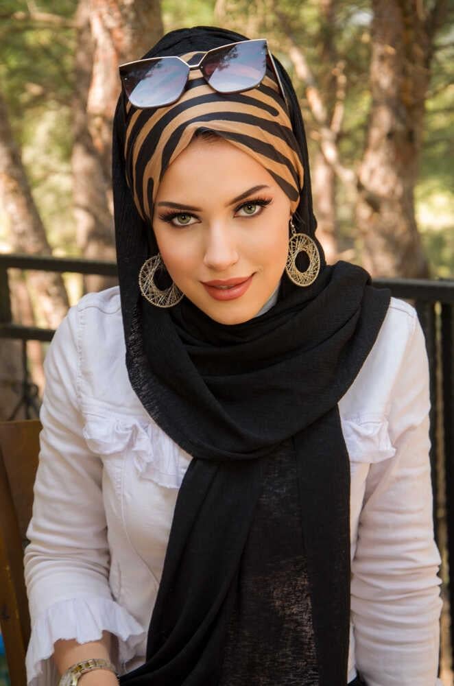 Siyah Gold Zebra Desen Bone Hazır Şal