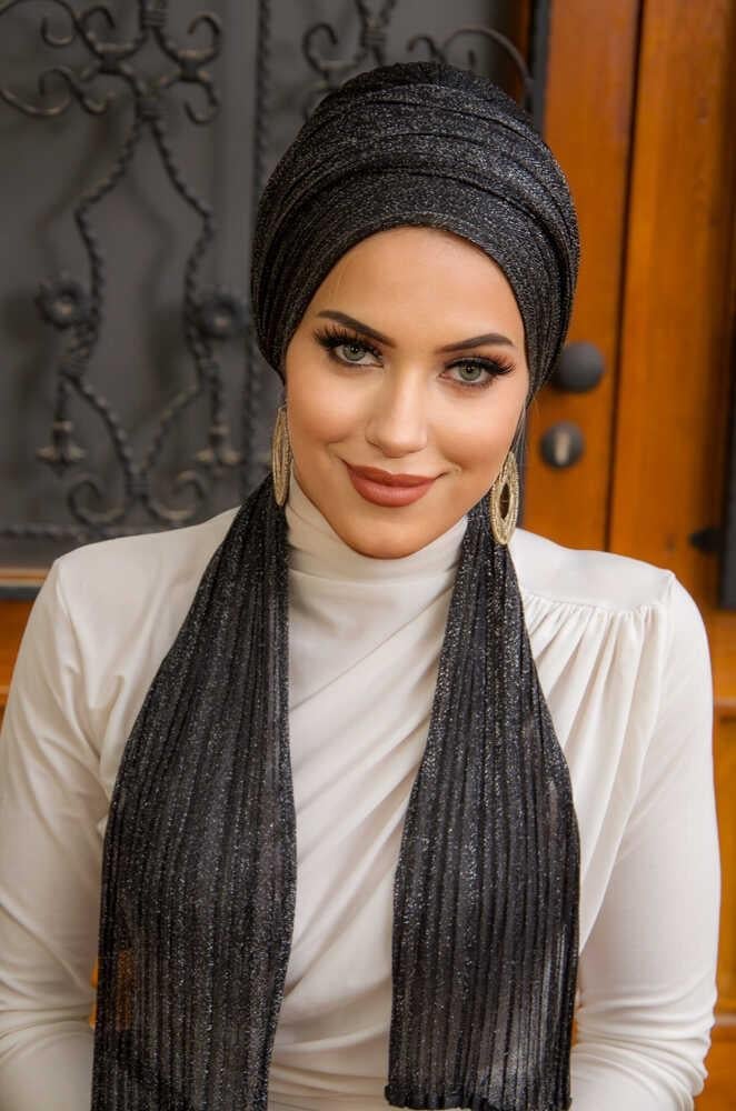 Siyah Gümüş Simli Piliseli Abiye Atkılı Bone