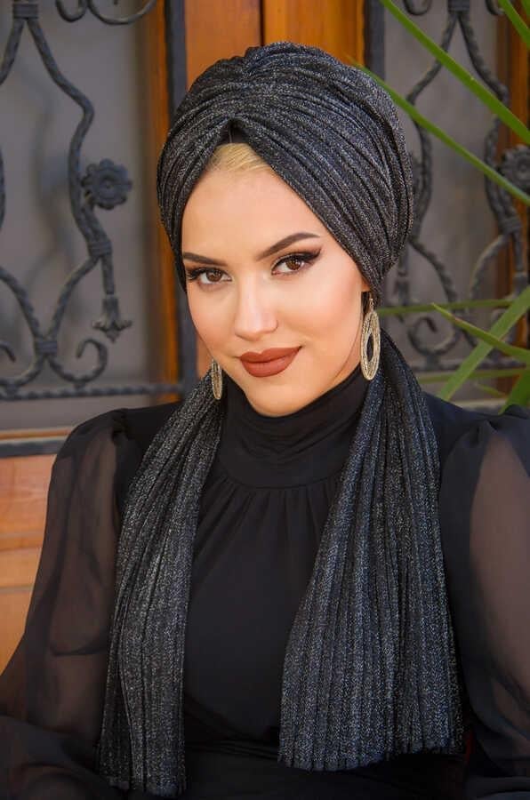 Siyah Gümüş Simli Piliseli Abiye Tokalı Bone