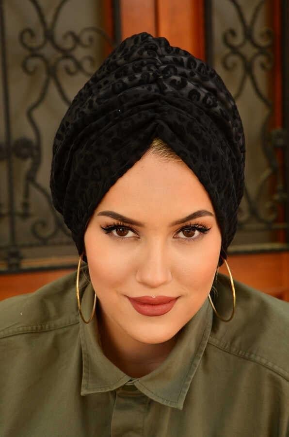 Siyah Kabartma Büzgülü Dolgulu Bone