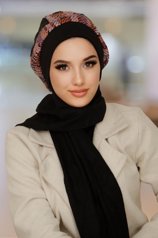 Siyah Piliseli Tesettür Bere