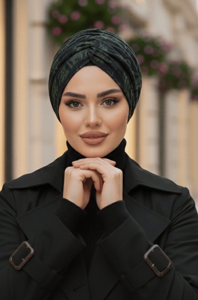 Siyah Puanlı Büzgülü Bone