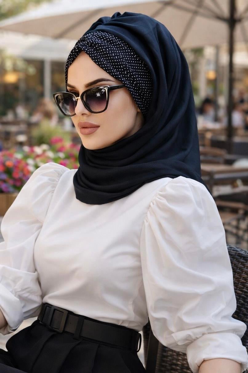 Siyah Puanlı Büzgülü Hazır Şal