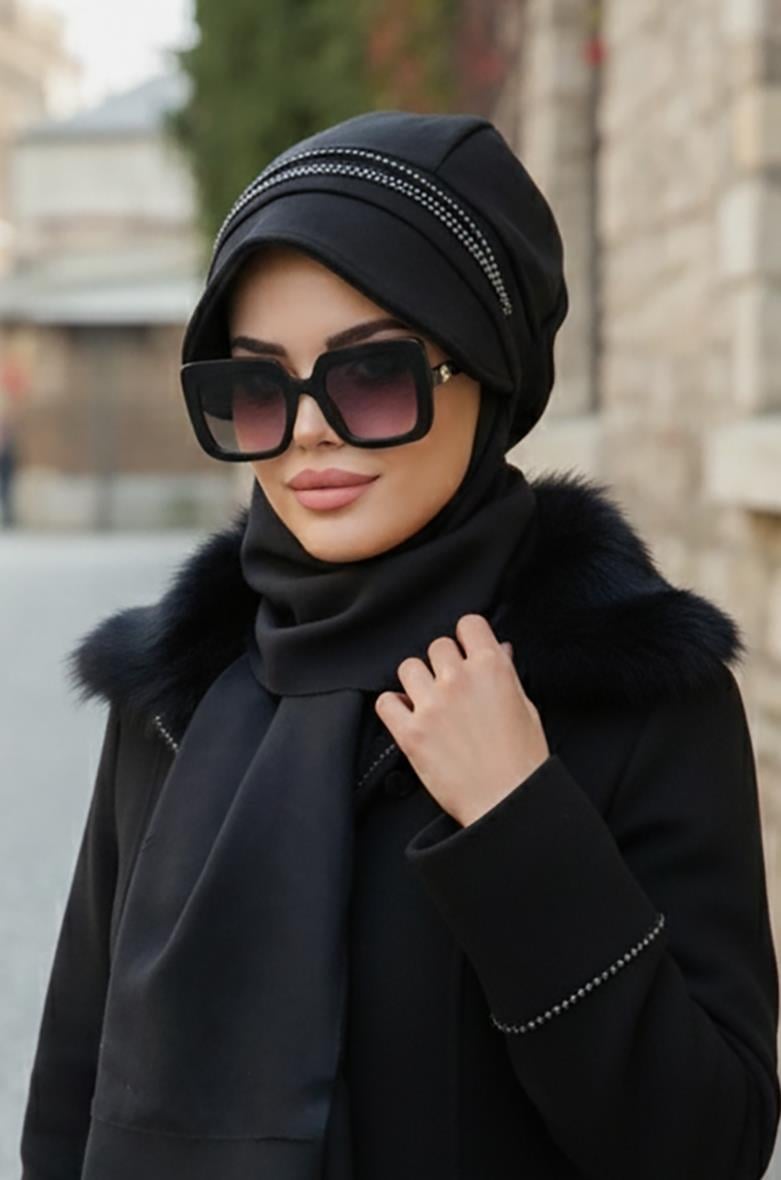 Siyah Taş Detaylı Tesettür Şapka