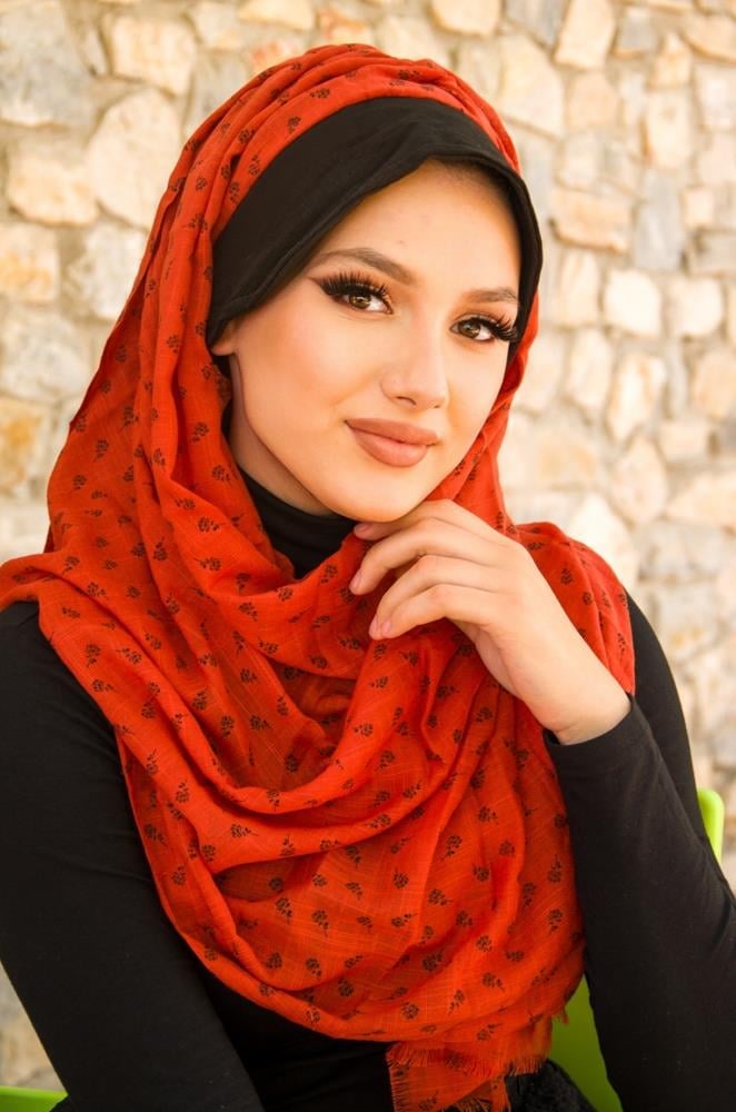 Taba Çiçek Baskılı Şapkalı Şal