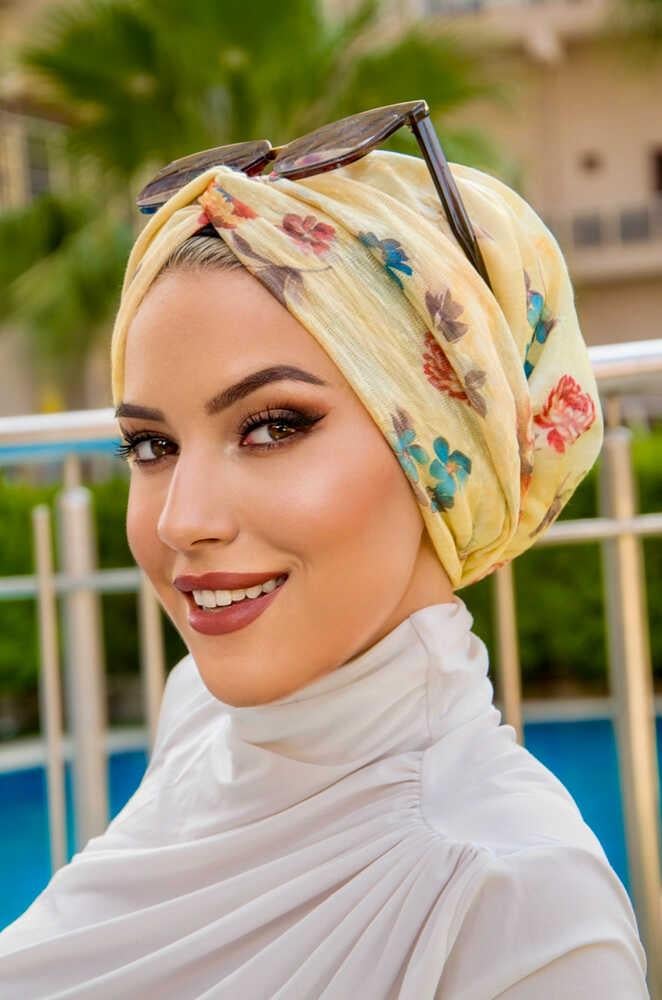 Uçuk Sarı Çiçek Desenli Burgu Bone