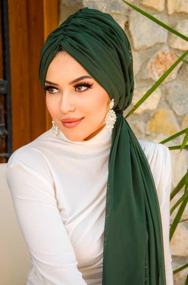 Zümrüt Büzgülü Dolama Tokalı Bone