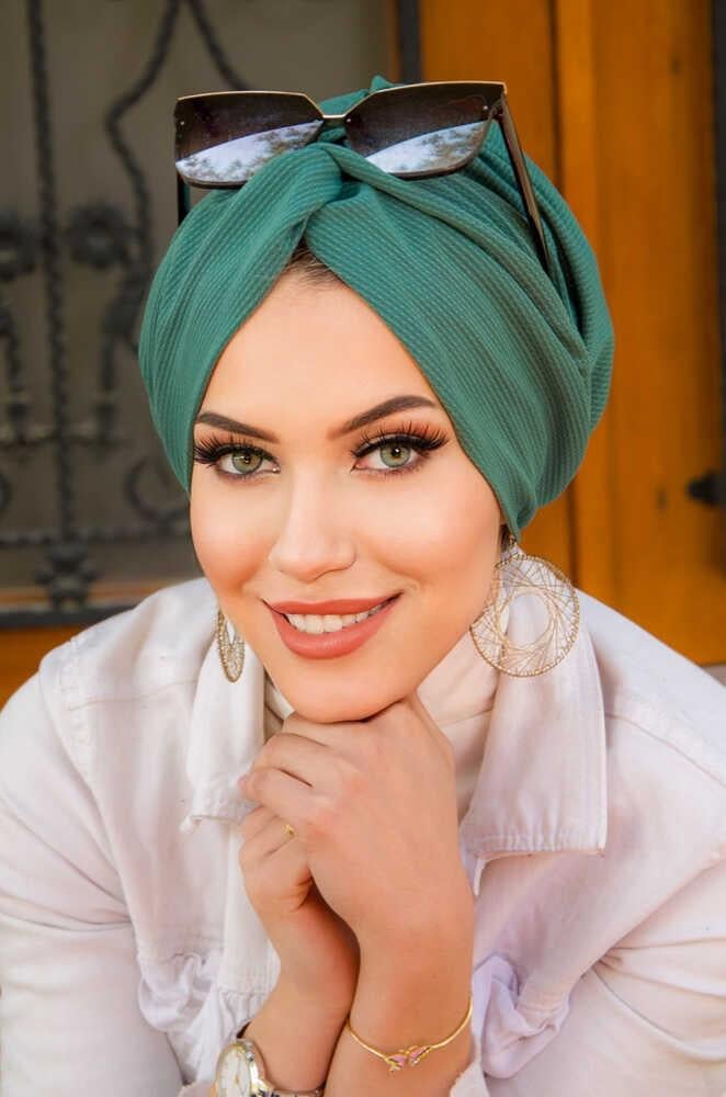 Zümrüt Yeşili Hazır Burgu Düğüm Bone