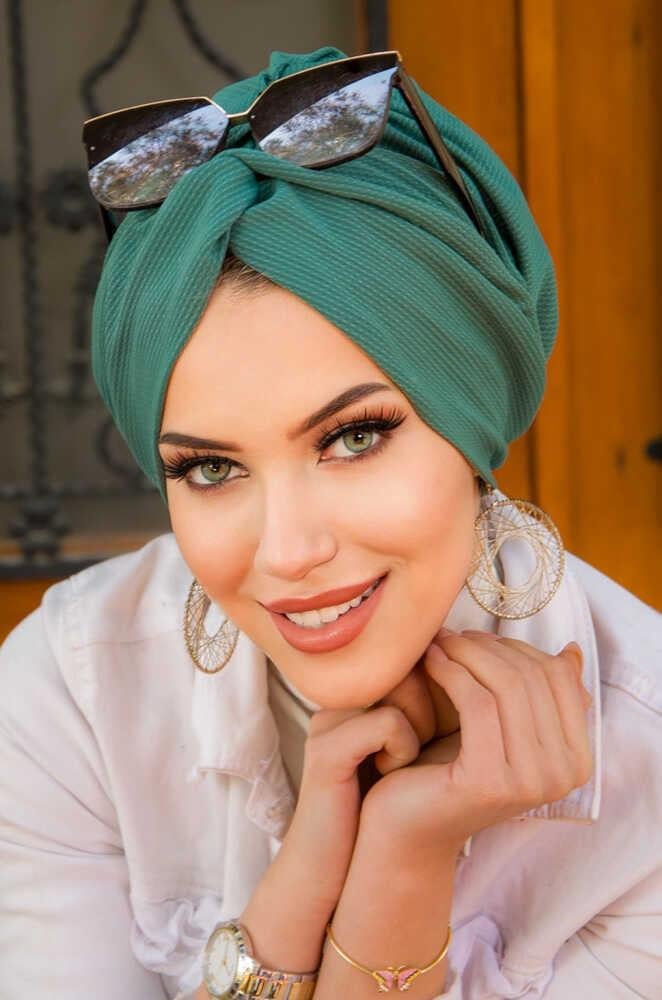 Zümrüt Yeşili Hazır Burgu Düğüm Bone