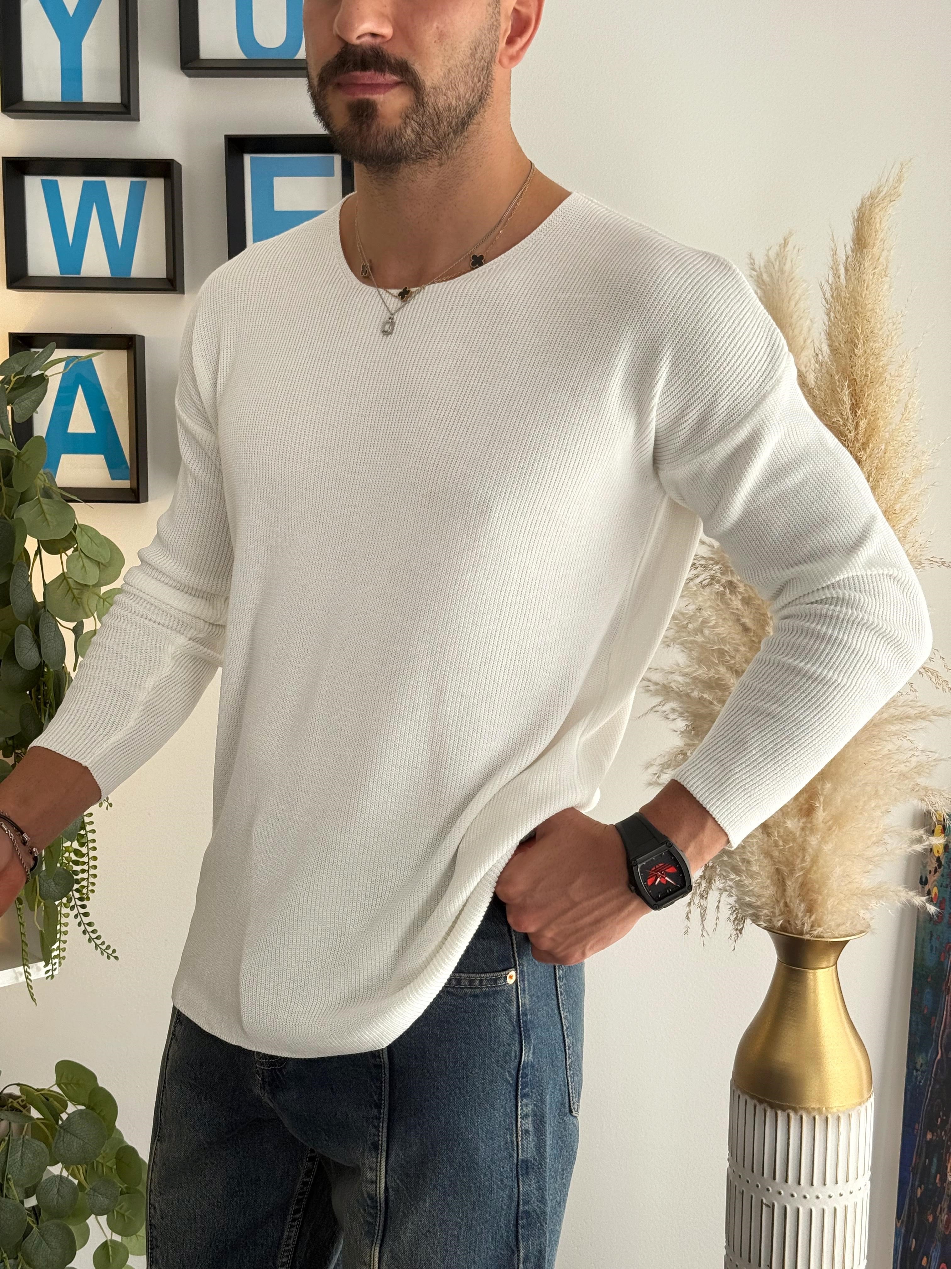 Beyaz Açık Yaka İnce Triko Sweat 