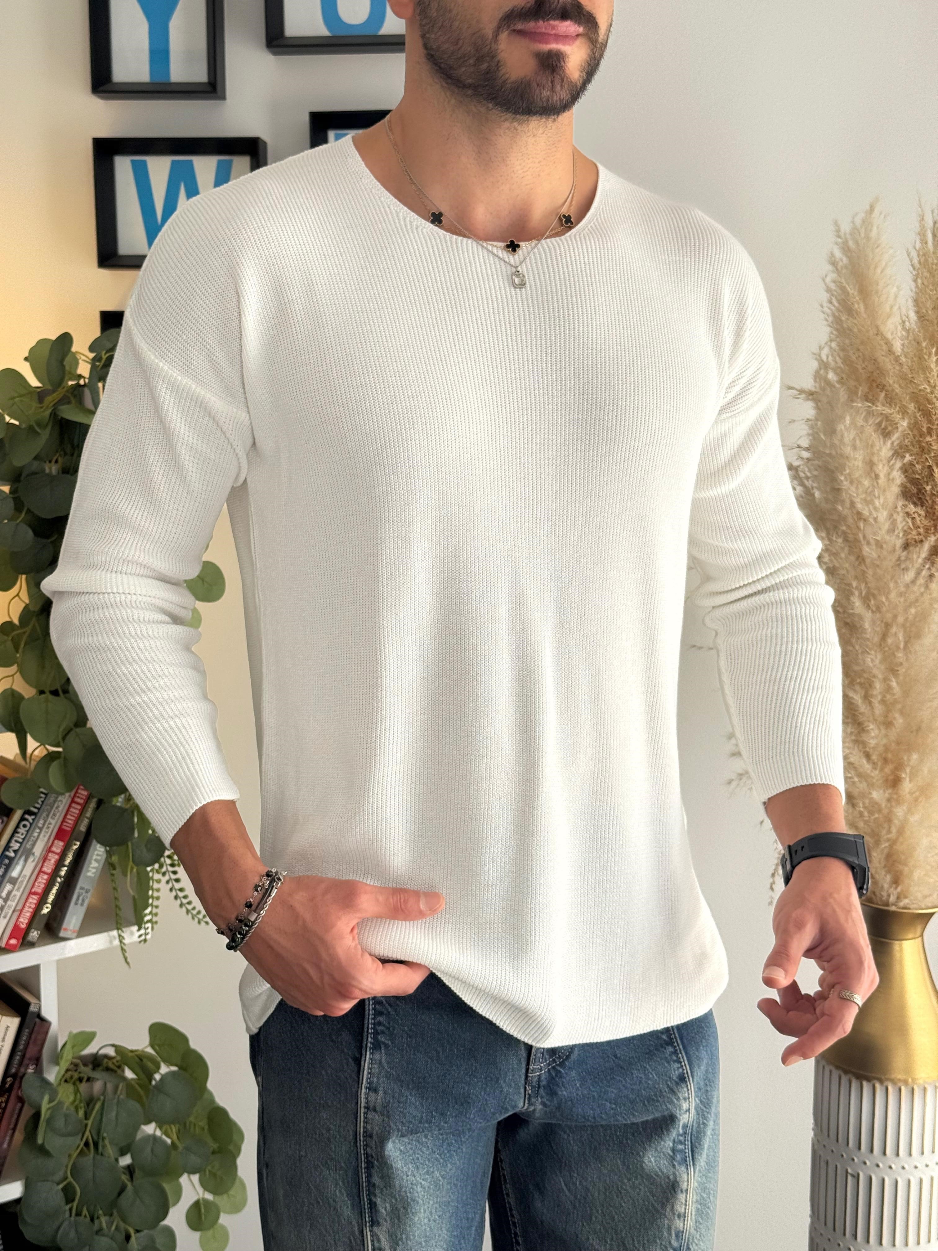 Beyaz Açık Yaka İnce Triko Sweat 