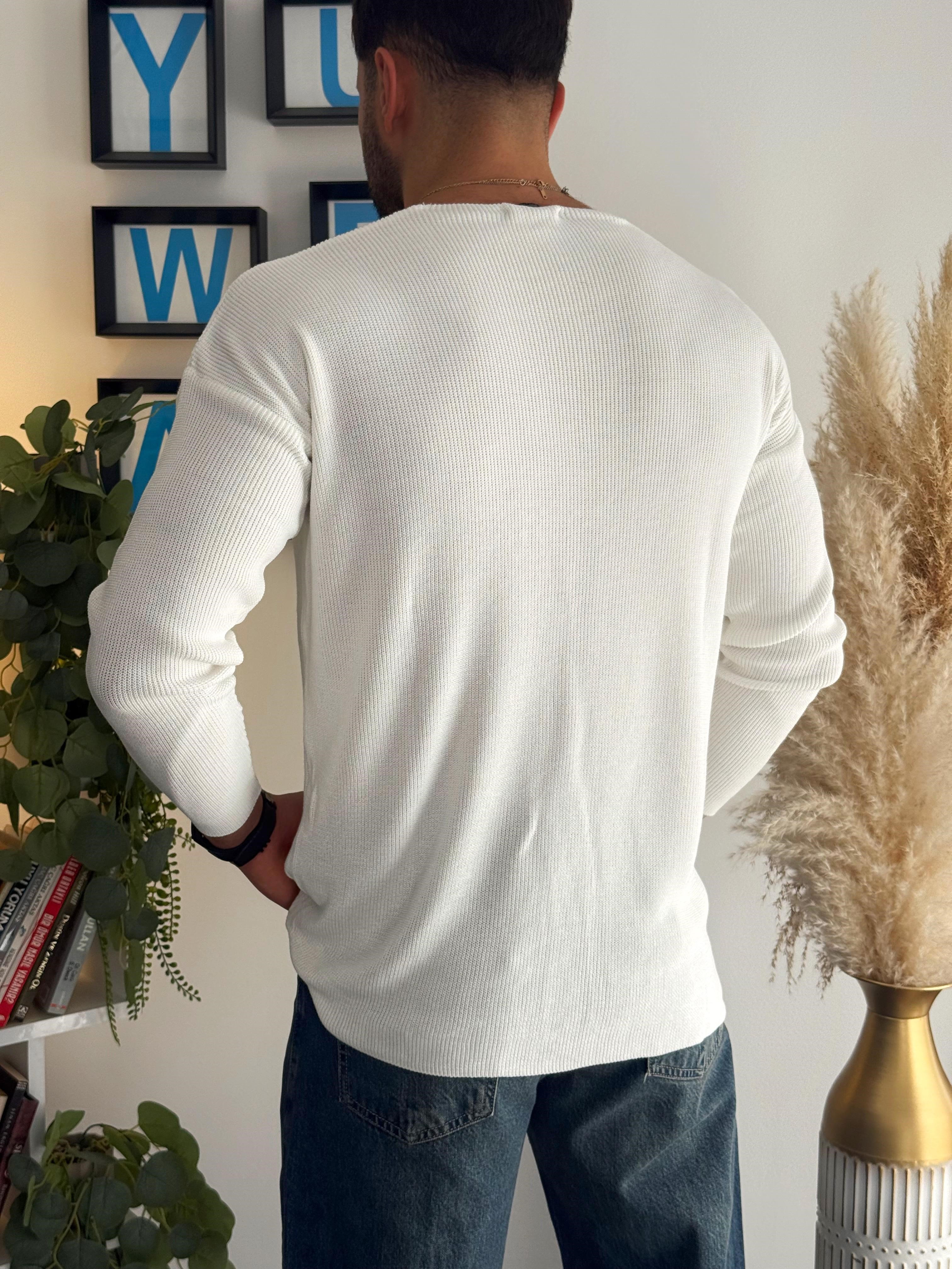 Beyaz Açık Yaka İnce Triko Sweat 