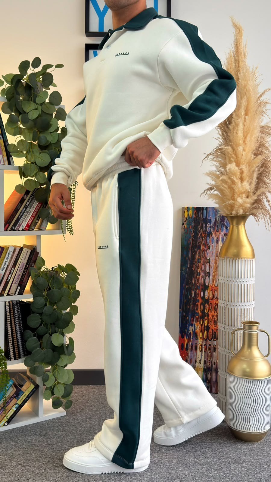 Beyaz Oversize Polo Yaka Kontrast Şeritli Şardonlu Eşofman Takımı