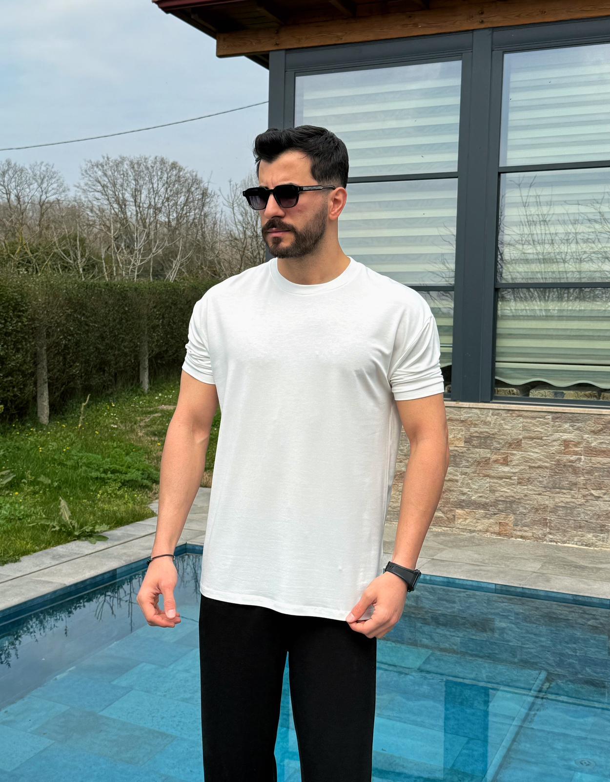 Beyaz Süet Kumaş T-Shirt