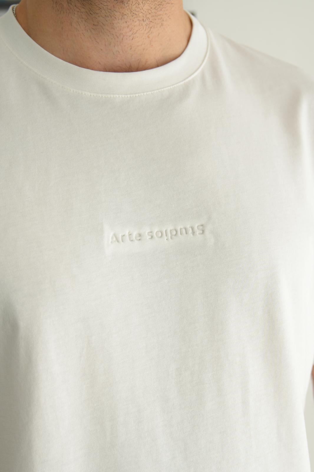 Beyaz Yazlık Minimal Nakışlı Premium Basic T-Shirt