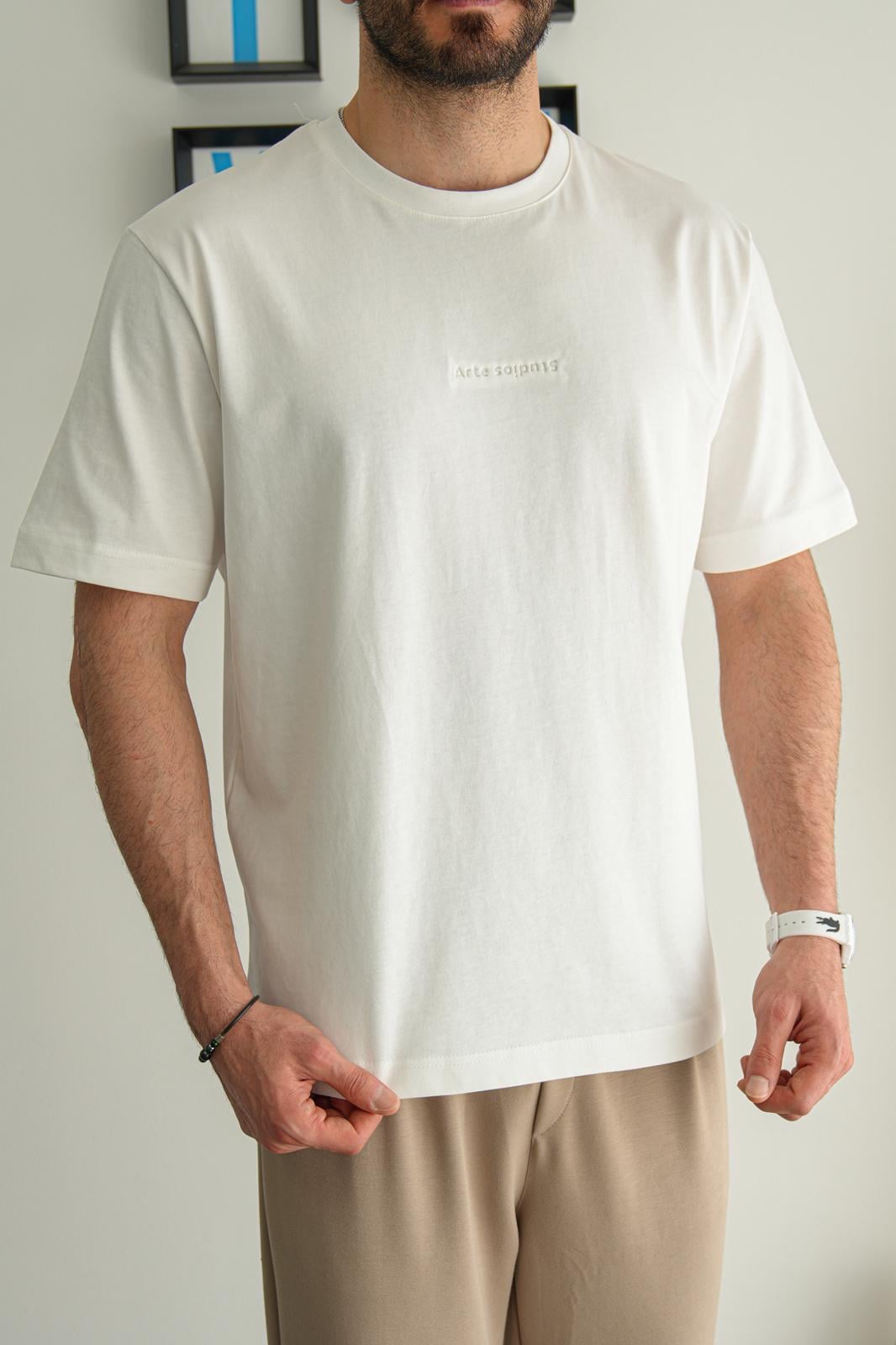 Beyaz Yazlık Minimal Nakışlı Premium Basic T-Shirt