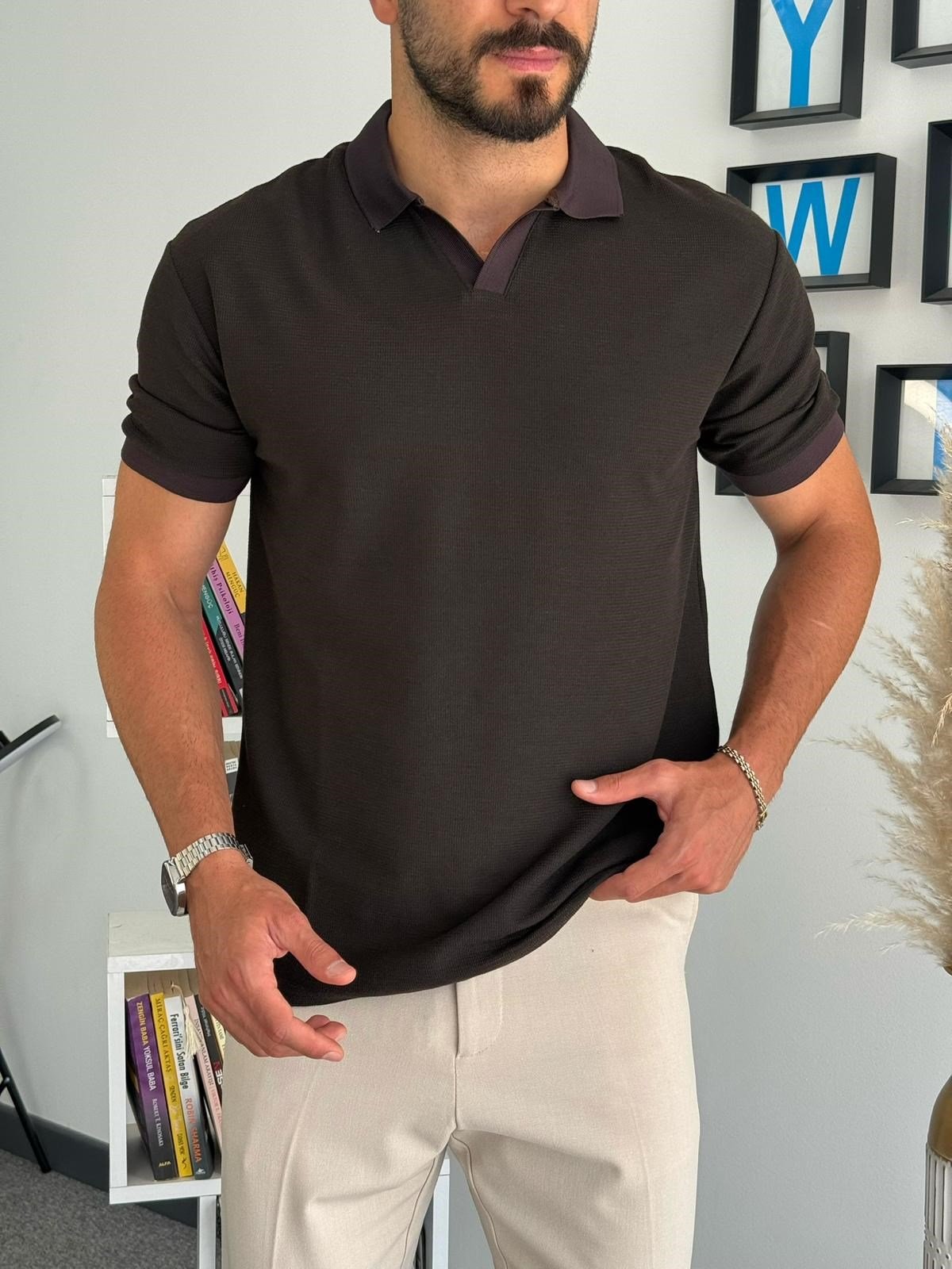 Kahverengi Hemşire Yaka Kolları Likralı T-Shirt