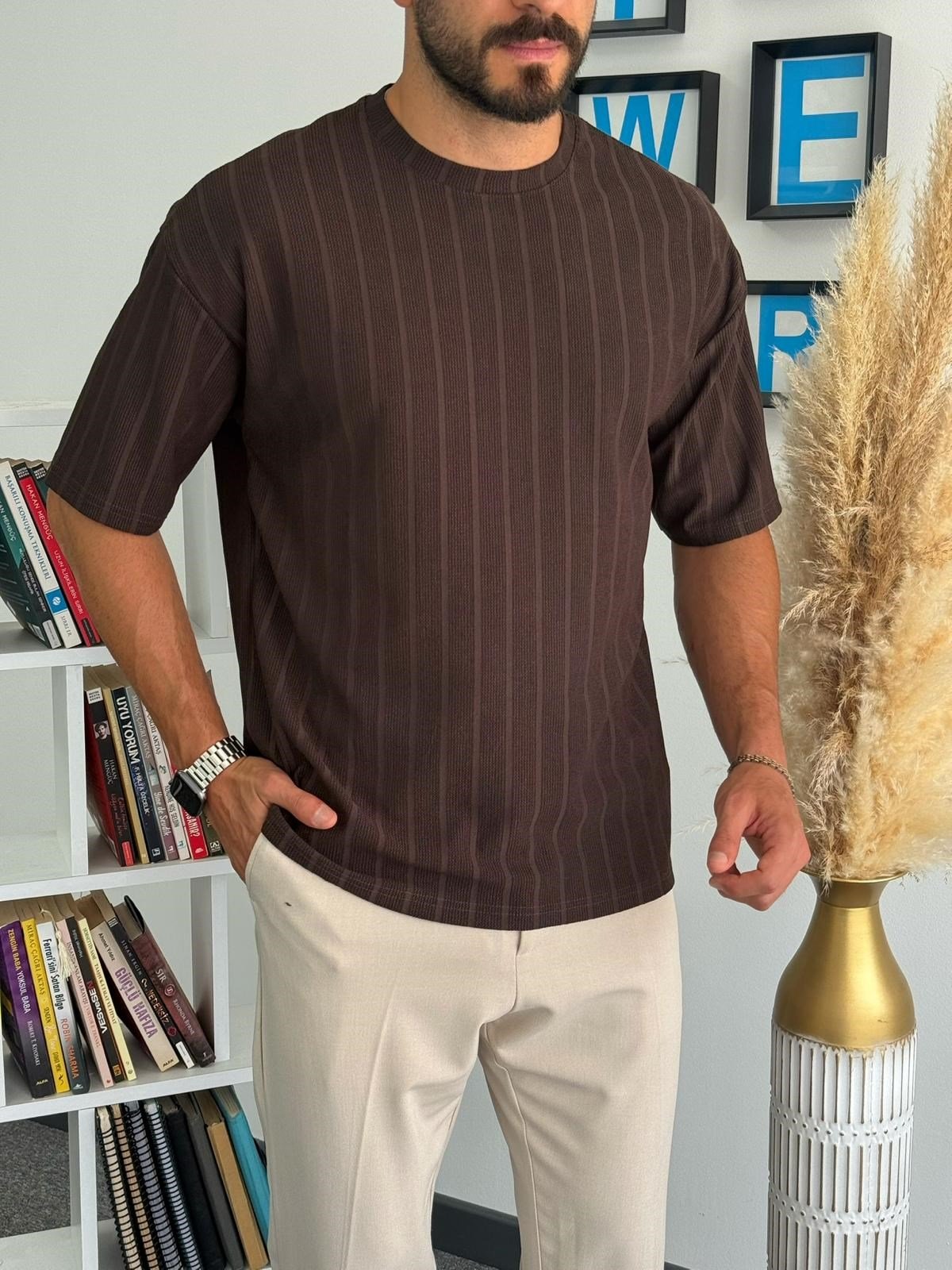 Kahverengi İnce Çizgili Yarım Oversize Basic T-Shirt