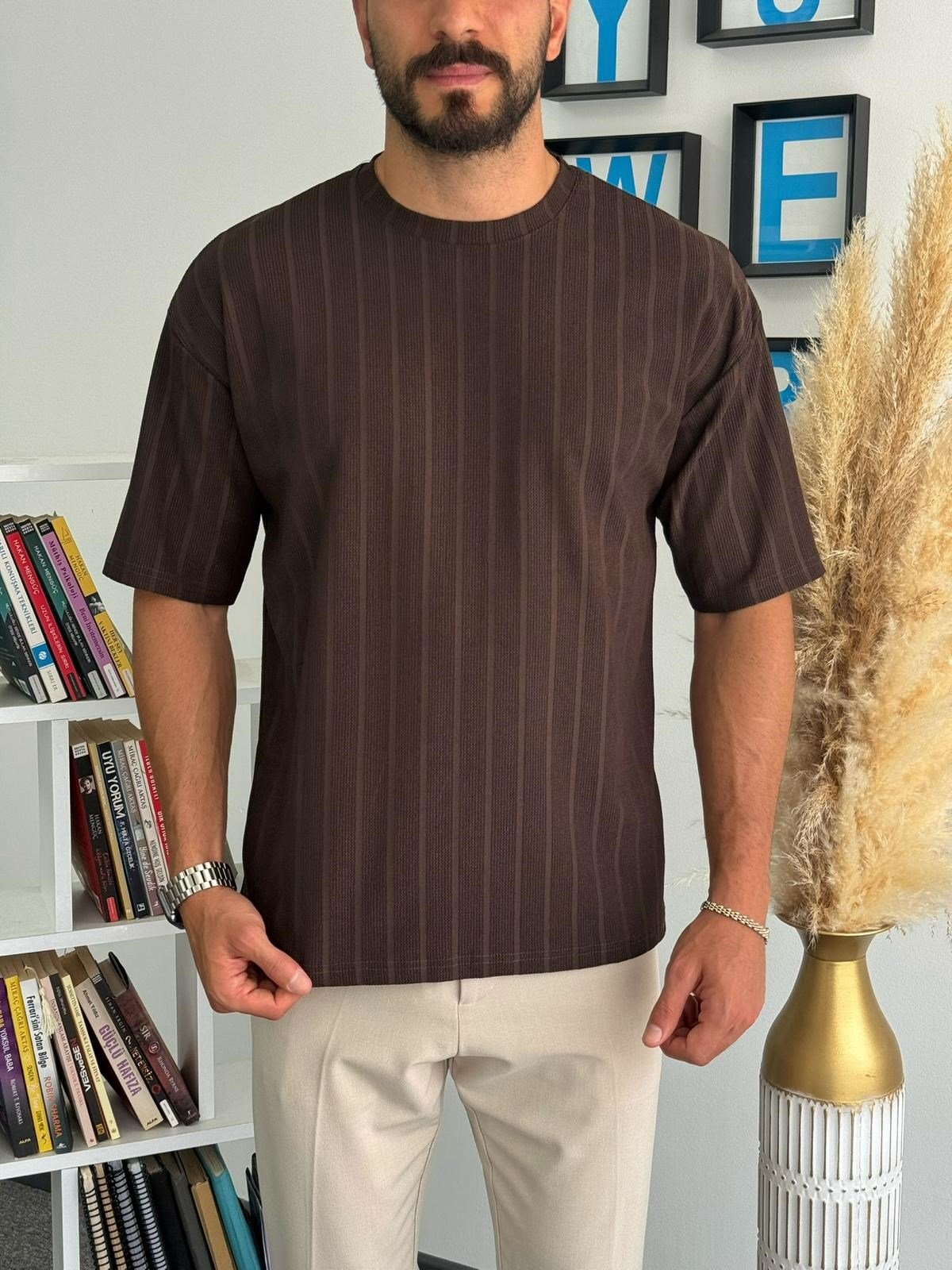 Kahverengi İnce Çizgili Yarım Oversize Basic T-Shirt