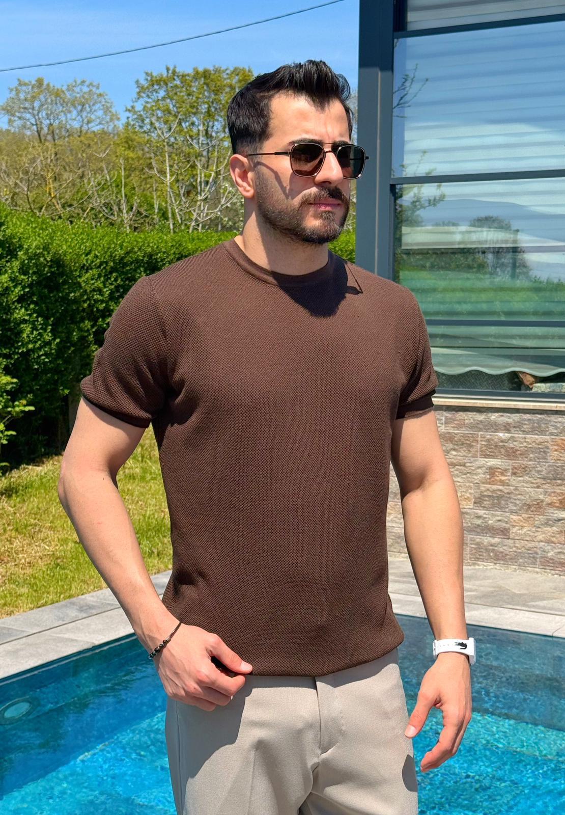 Kahverengi İnce Dokulu Yazlık Tam Kalıp Pamuklu Triko T-Shirt